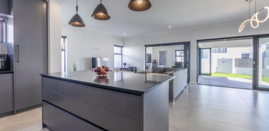 5 Bedroom Property for Sale in Sandown Western Cape